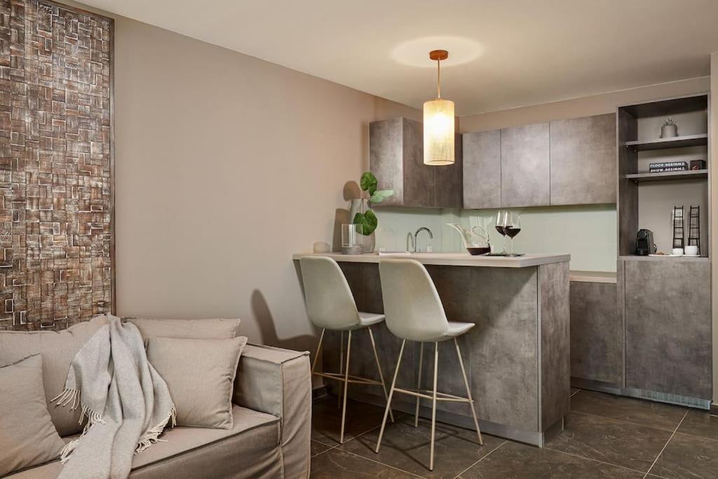 Cw Athens Riviera Suite Luaran gambar
